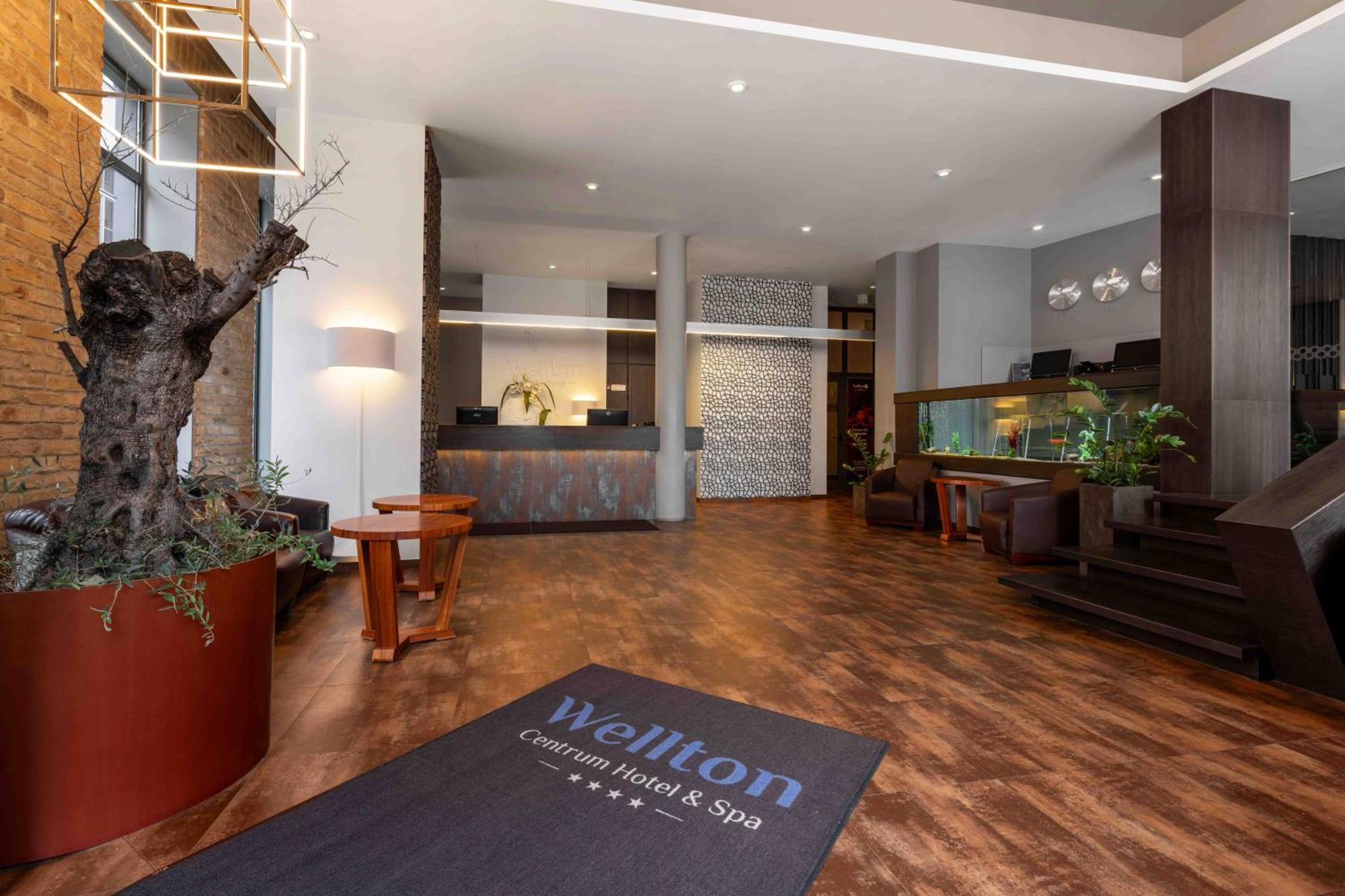 Wellton Centrum Hotel & Spa Riga Exterior photo